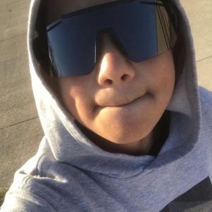 Meet your Posher, Omar